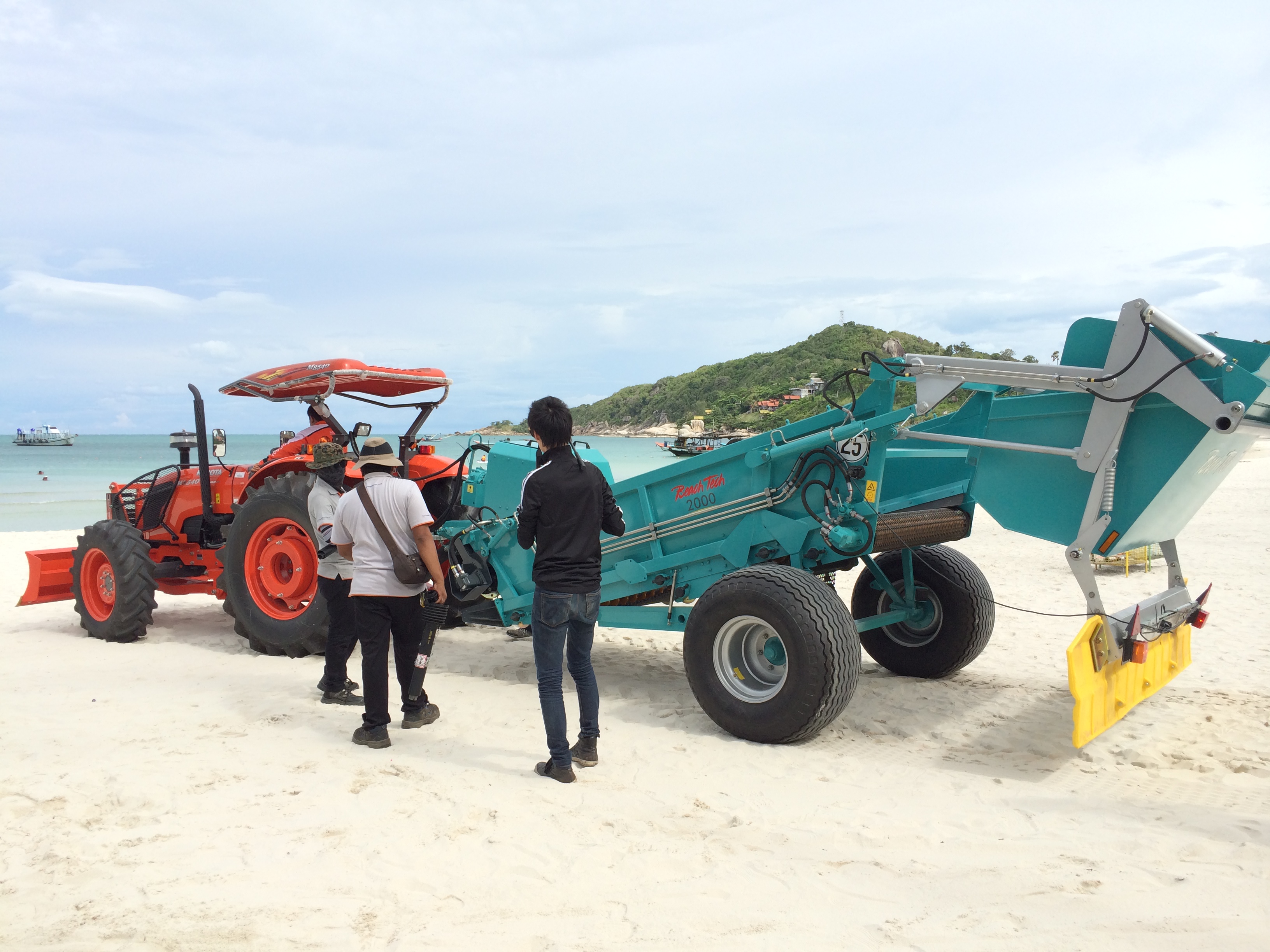 Delivering the BeachTech 2000 beach sweeper truck