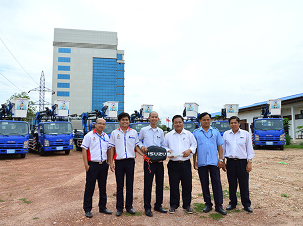 Delivering ISUZU aerial crane to Lao PDR